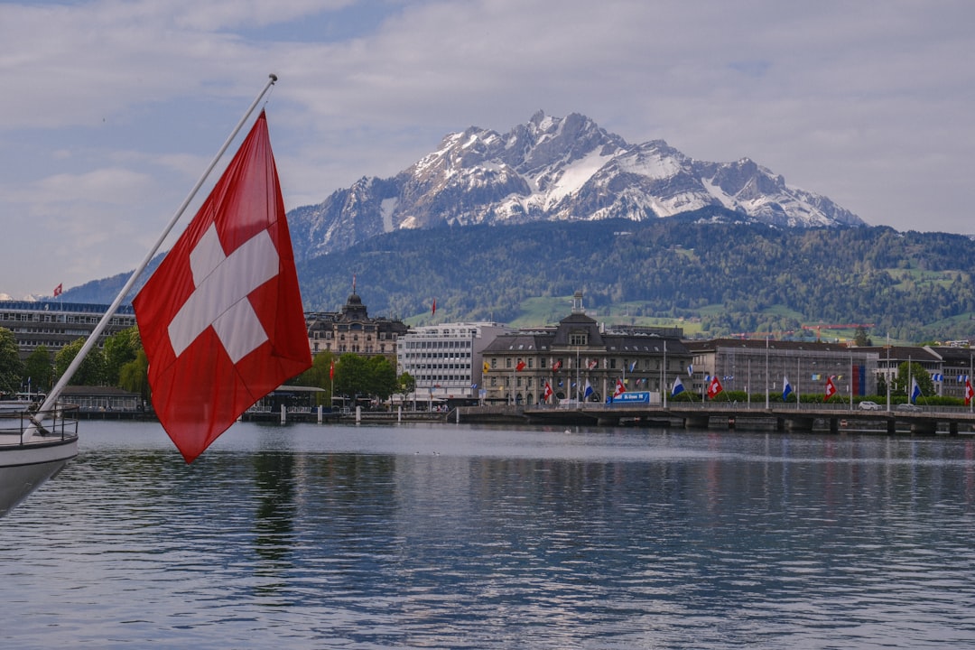 Raiffeisen Schweiz : Services Bancaires, Tarifs et Avis Clients