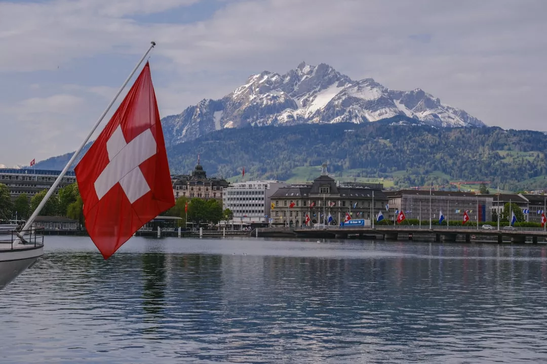 Raiffeisen Schweiz : Services Bancaires, Tarifs et Avis Clients