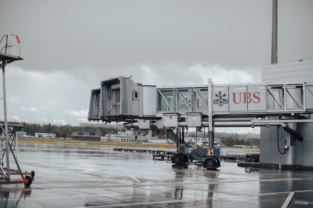 UBS : services bancaires, tarifs et avis clients en Suisse